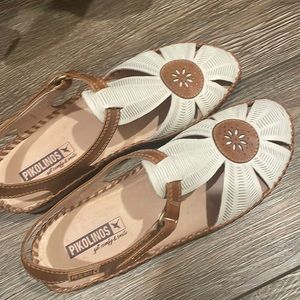 Pikolinos shoes